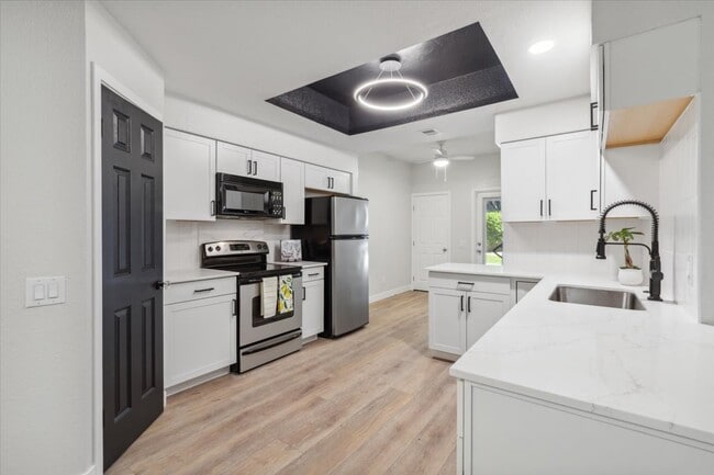Photo - 101 N 7th St Apartment