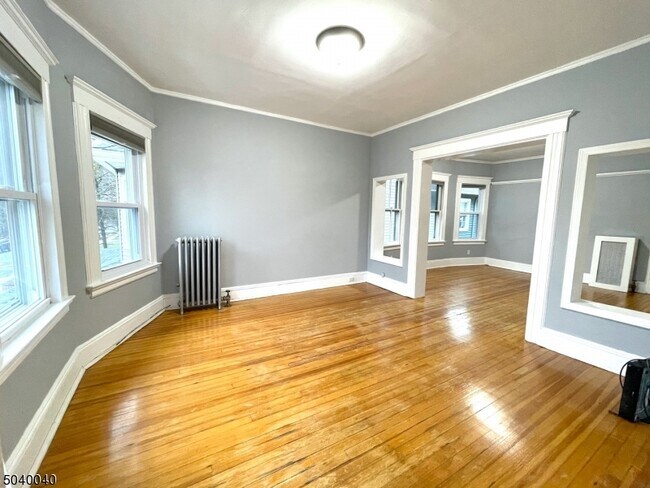 Foto del edificio - 35 Brookfield Rd