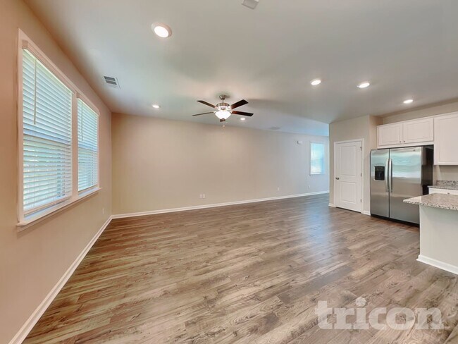 Building Photo - 207 Chapelcrest Ln