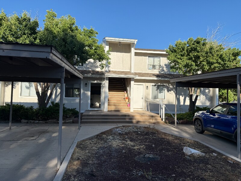 Foto principal - 140 S Harrison St