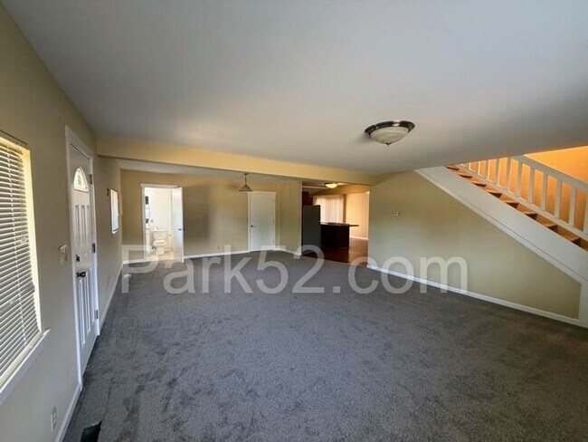 Foto del edificio - 4 Bedroom 2 Bathroom Single Family Northeast Tacoma Home