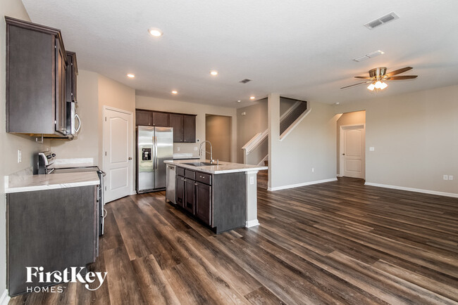 Building Photo - 9002 Tahoe Lane