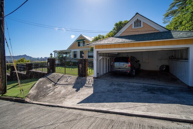 Building Photo - Studio w/2BA NEWLY RENOVATED & ALL Utiliti...