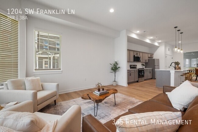 Foto del edificio - 1204 SW Franklin Dr