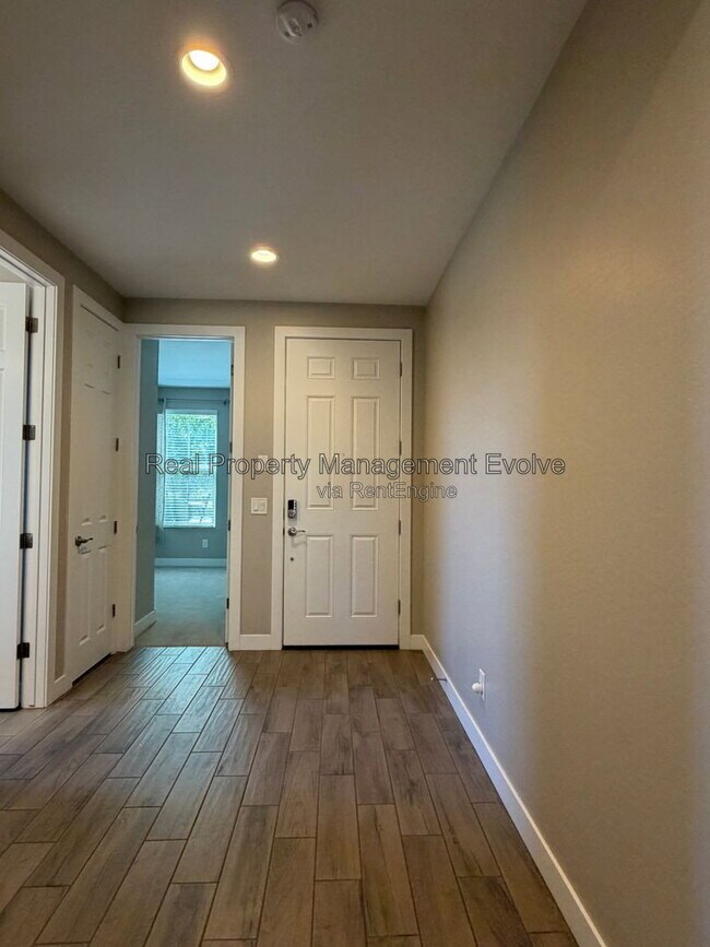 Foto del edificio - 4030 W Coles Rd