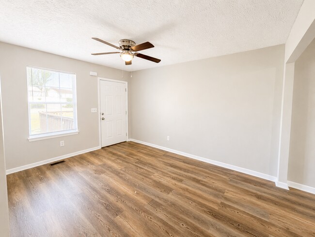 Foto del edificio - 804 Forest Dale Ln