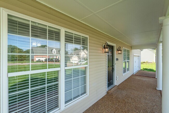 Foto del edificio - Charming Thompson Station Home in Sought-After Williamson County School District