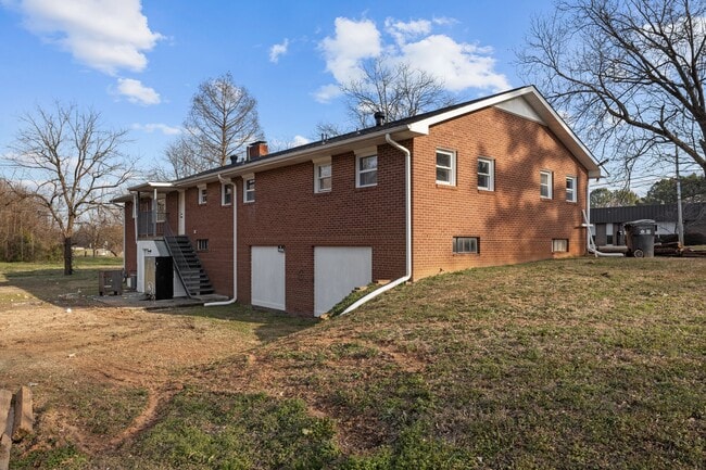 Photo - 1435 Auten Rd House