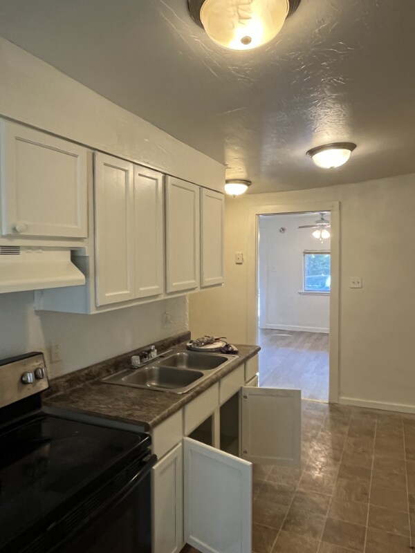 Building Photo - 3856 Flora Ave