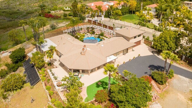 Building Photo - 2070 Elevado Hills Dr
