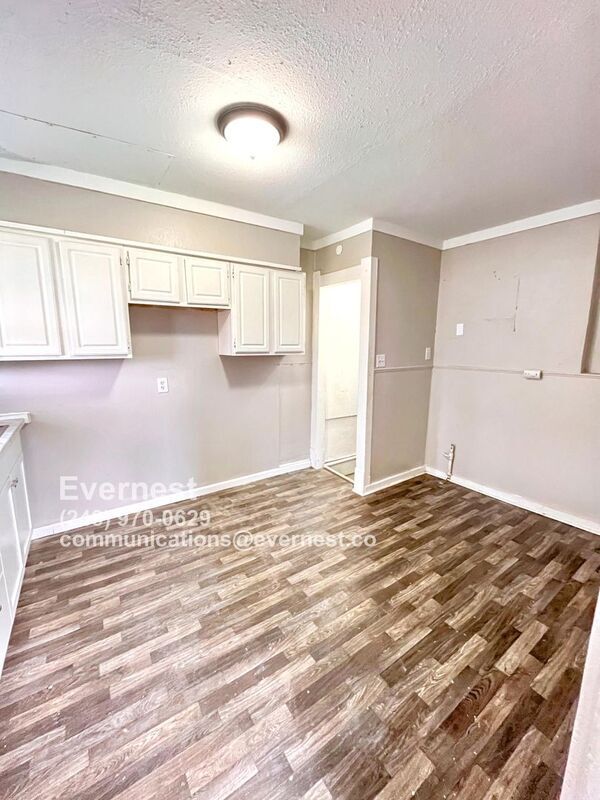 Foto del edificio - 1038 Prouty Ave