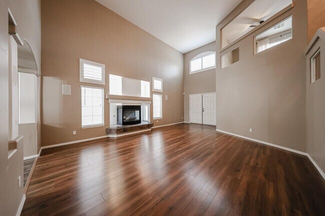 Building Photo - 15638 W Redfield Rd
