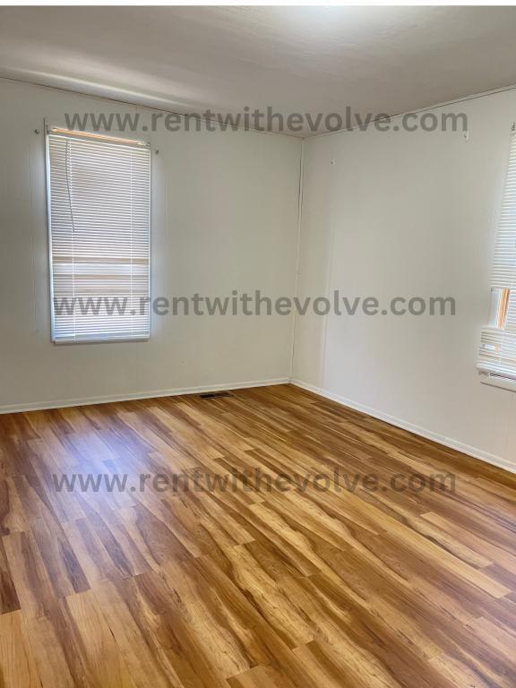 Foto del edificio - 600 N Residence St