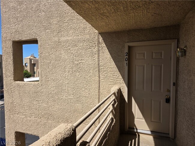 Foto del edificio - 2200 Highpointe Dr