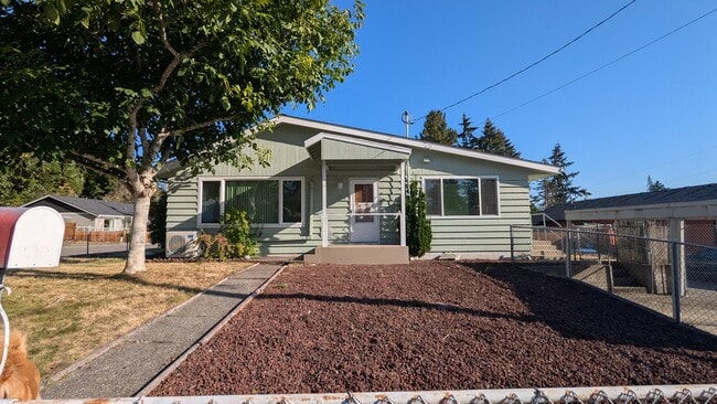 Building Photo - 2634 Stephenson Ave