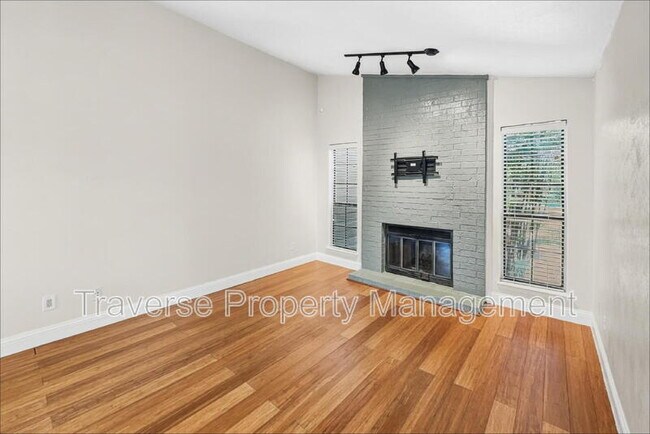Foto del edificio - 1108 Quail Valley Ln