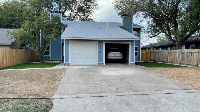 Building Photo - 10410 Golden Meadow Dr