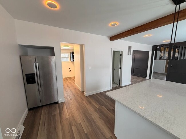 Building Photo - 4210 S Post Rd