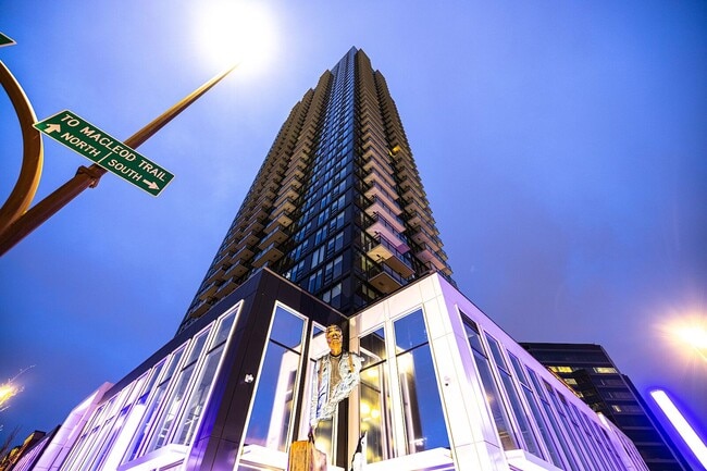 Building Photo - UPTEN