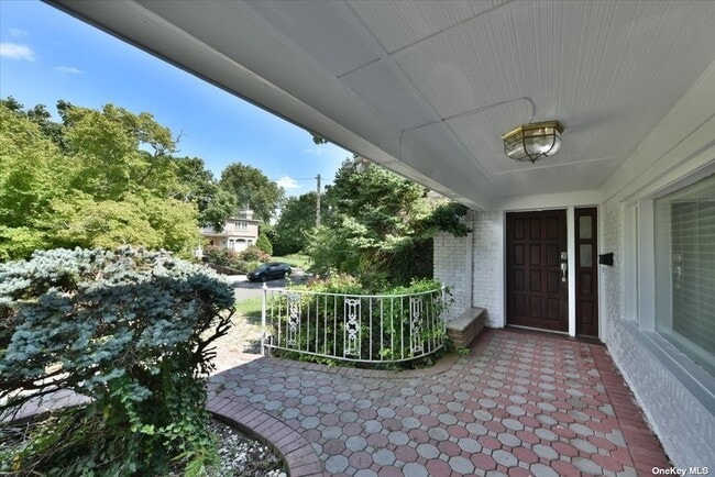 Building Photo - 60 Melville Ln
