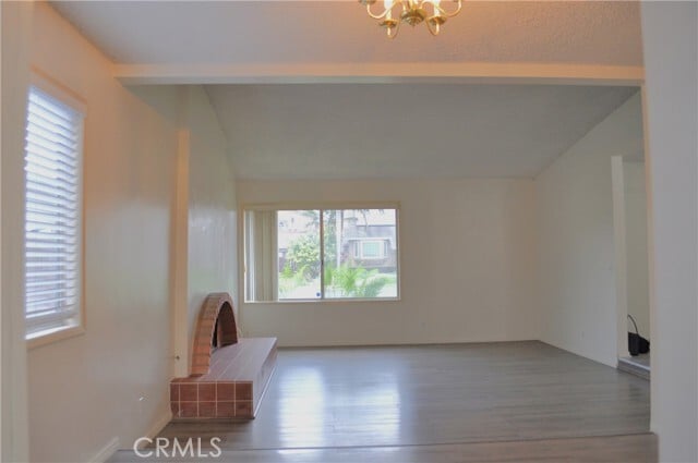 Foto del edificio - 7262 Carlton Ave