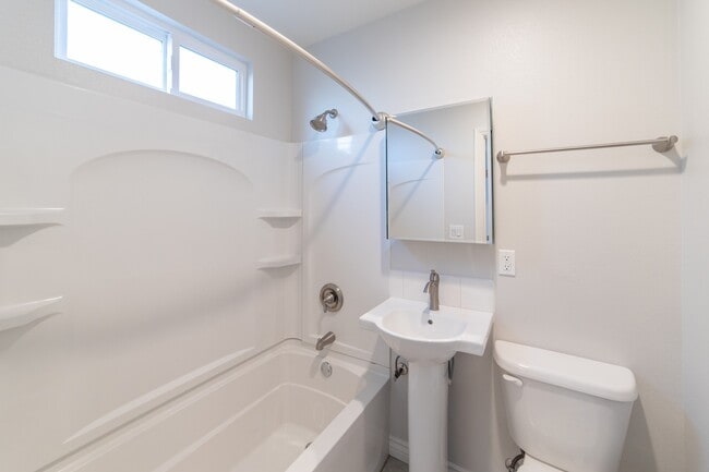 Foto del edificio - 453 Gaviota Ave