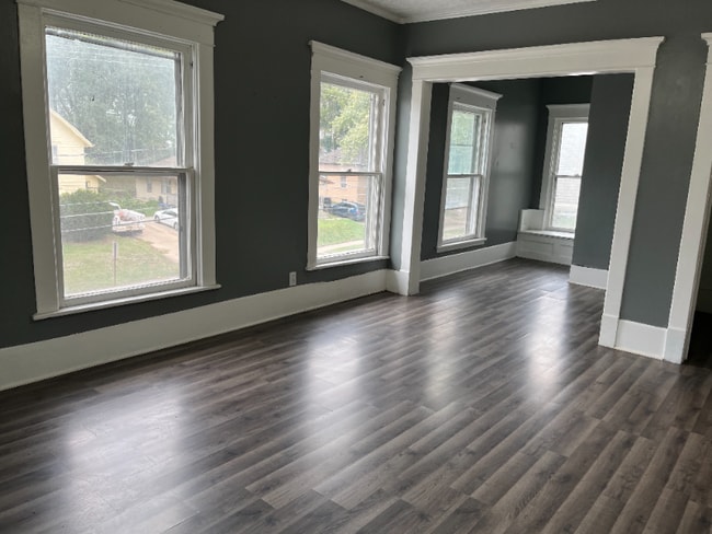 Photo - 418 S 1st St House