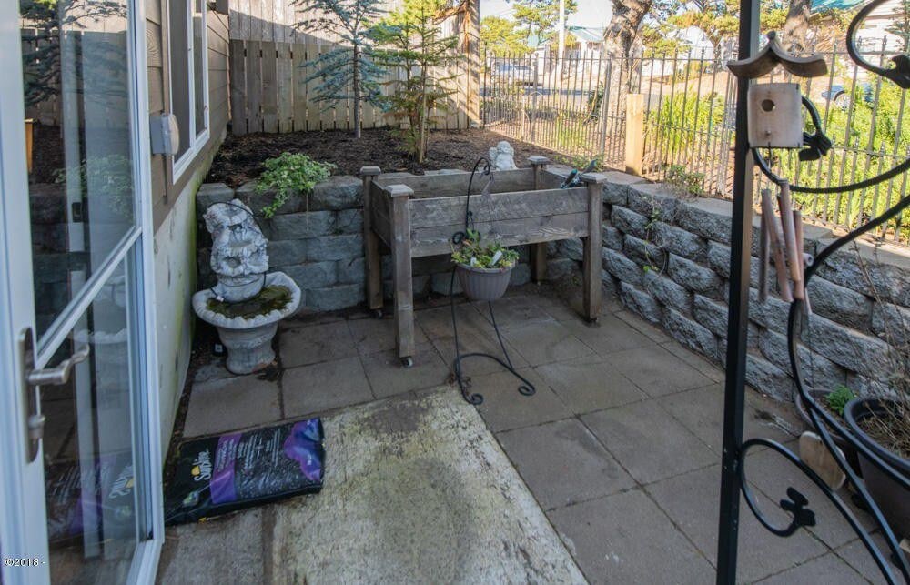 Foto principal - 1007 NW Lake St
