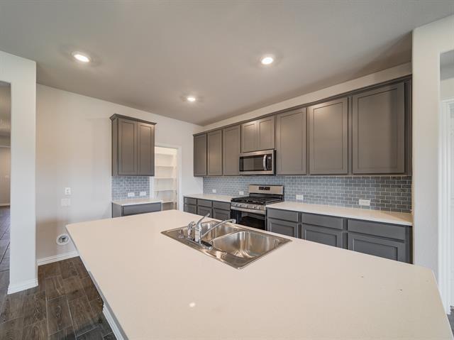 Foto del edificio - 3309 Riverlawn Dr