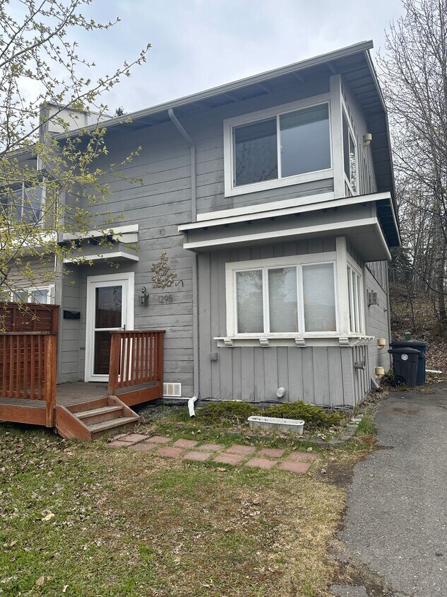 Primary Photo - 3 Bedroom/1.5 Bath w/partial Mountain Views