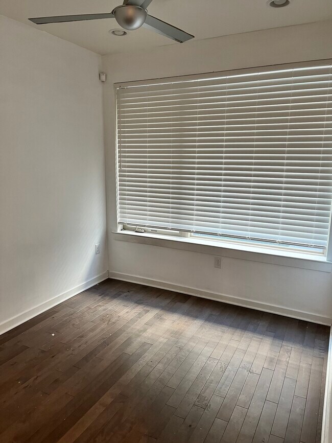 Foto del edificio - 2104 Kensington Walk