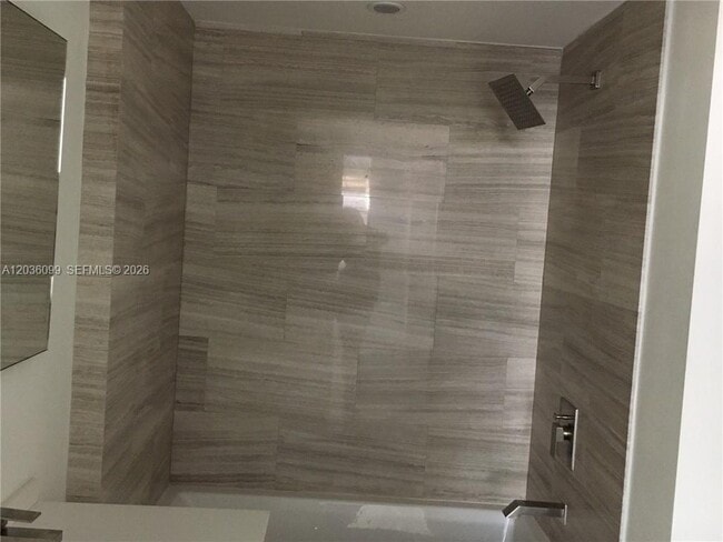 Building Photo - 1300 Brickell Bay Dr