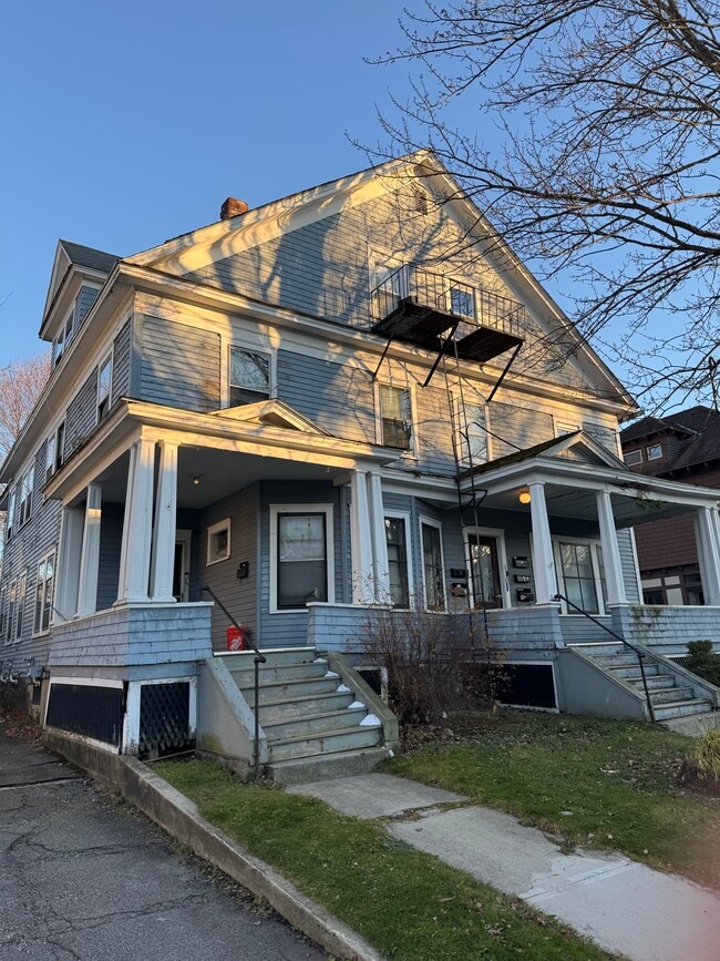 Building Photo - 59 Bartlett Ave