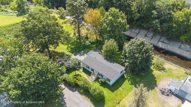 Foto del edificio - 720 Edgebrook Dr