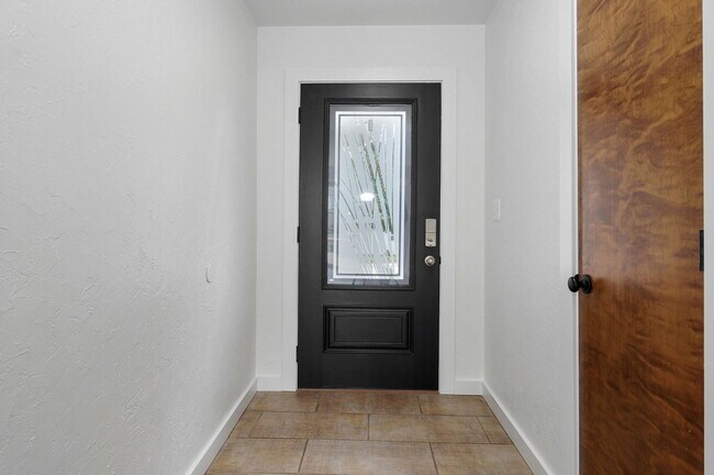 Foto del edificio - 835 E Powell St