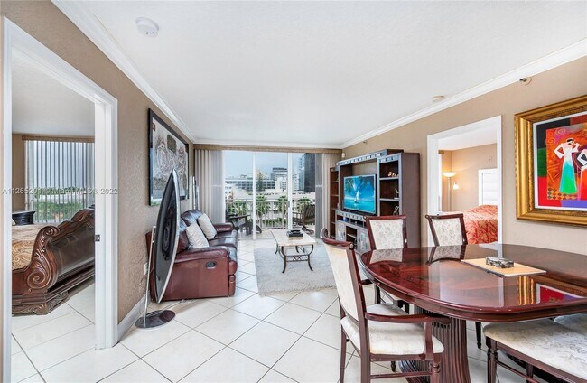 Foto del edificio - 2642 Collins Ave