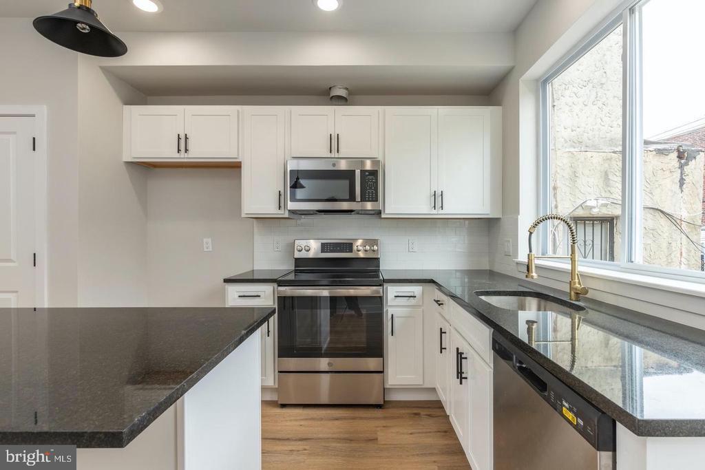 Foto principal - 2121 Bellmore St