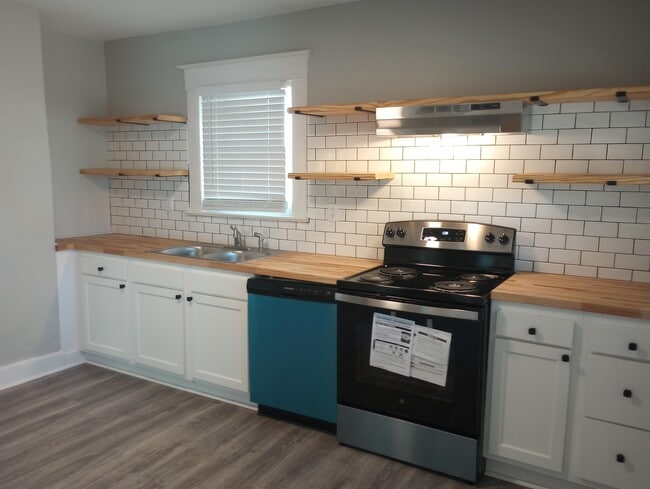 Foto del edificio - 218 N Hickory St