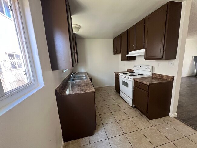 Foto del edificio - 420 E Pleasant Valley Rd