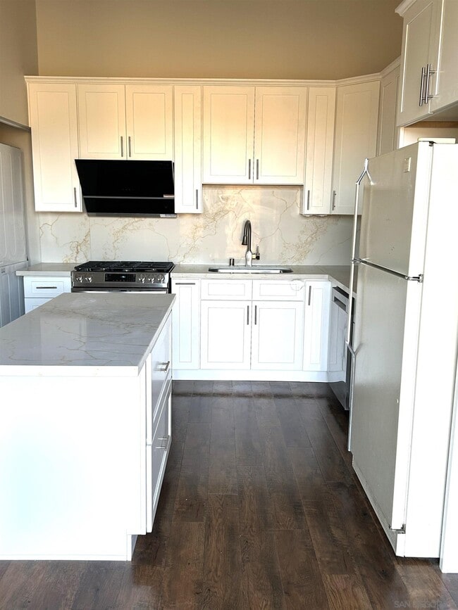 Building Photo - 16402 Rio Vista Rd