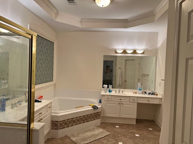 Foto del edificio - 1209 Wood Iris Ln