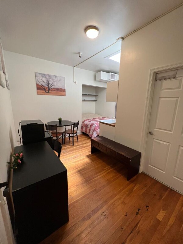 Foto del edificio - 108 2nd St SW