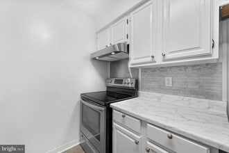 Building Photo - 2415 Ravens Crest Dr