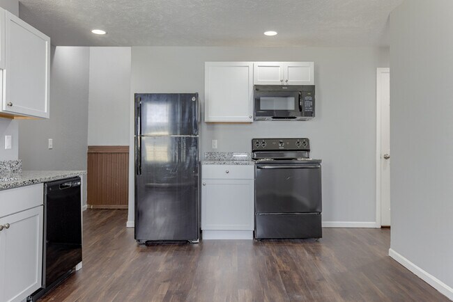 Building Photo - 2233 S 20th St