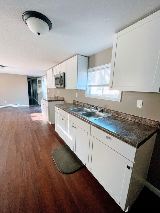 Kitchen - 114 Countryside Ln