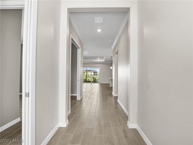 Building Photo - 15904 Sugar Hl Dr