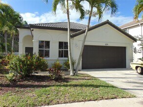 Building Photo - 624 Vista Meadows Dr