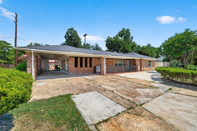 Building Photo - 6605 Winton St