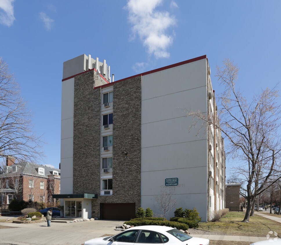 Building Photo - 2119 Pillbury