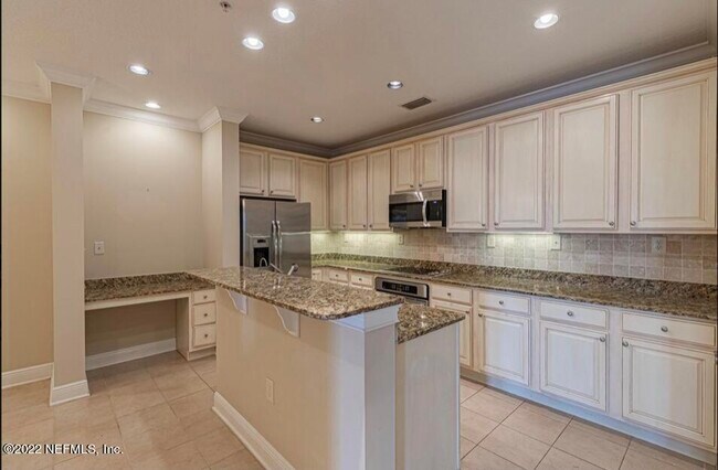 Foto del edificio - 4300 S Beach Pkwy